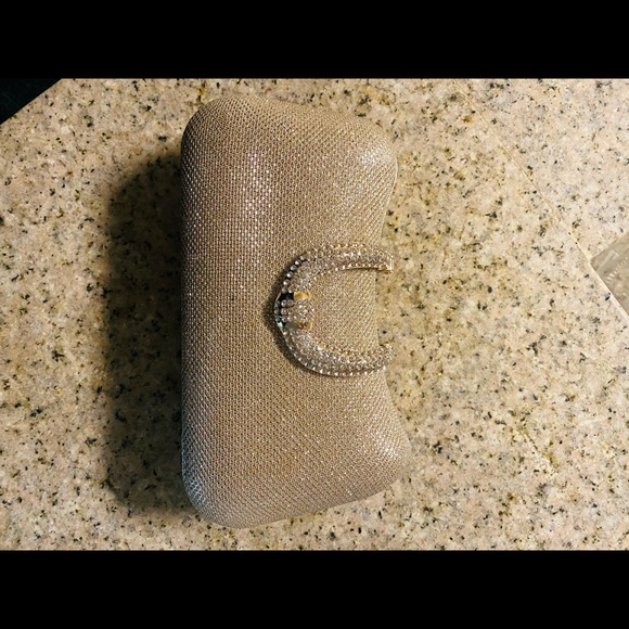 Clutch - Picture 1 of 3